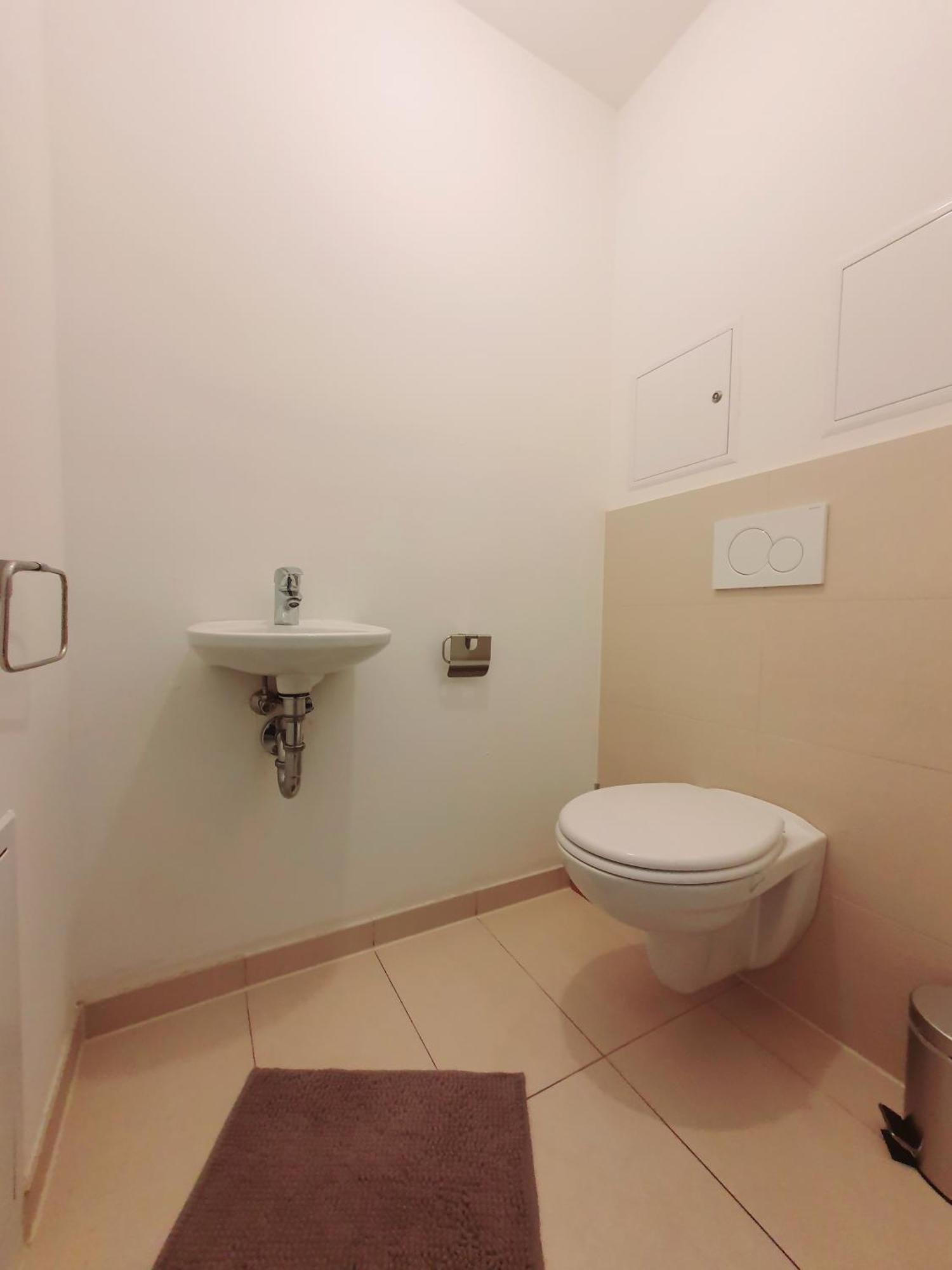 Near Lake One Bedroom Cute Apartment เวียนนา ภายนอก รูปภาพ